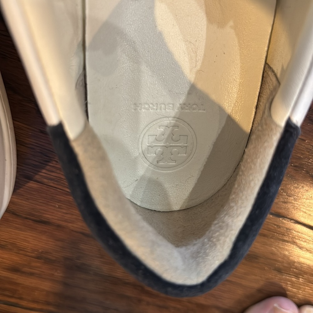 Like New Tory Burch T- Logo White Navy Blue Sneakers Tennis Shoes Size 9.5 - Picture 6 of 12